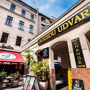 Corbie Downtown Apartment Budapest