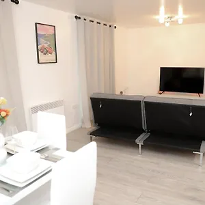 Stylish Flat By Sn Homes - Zone 4 London Apartment Abbey Wood