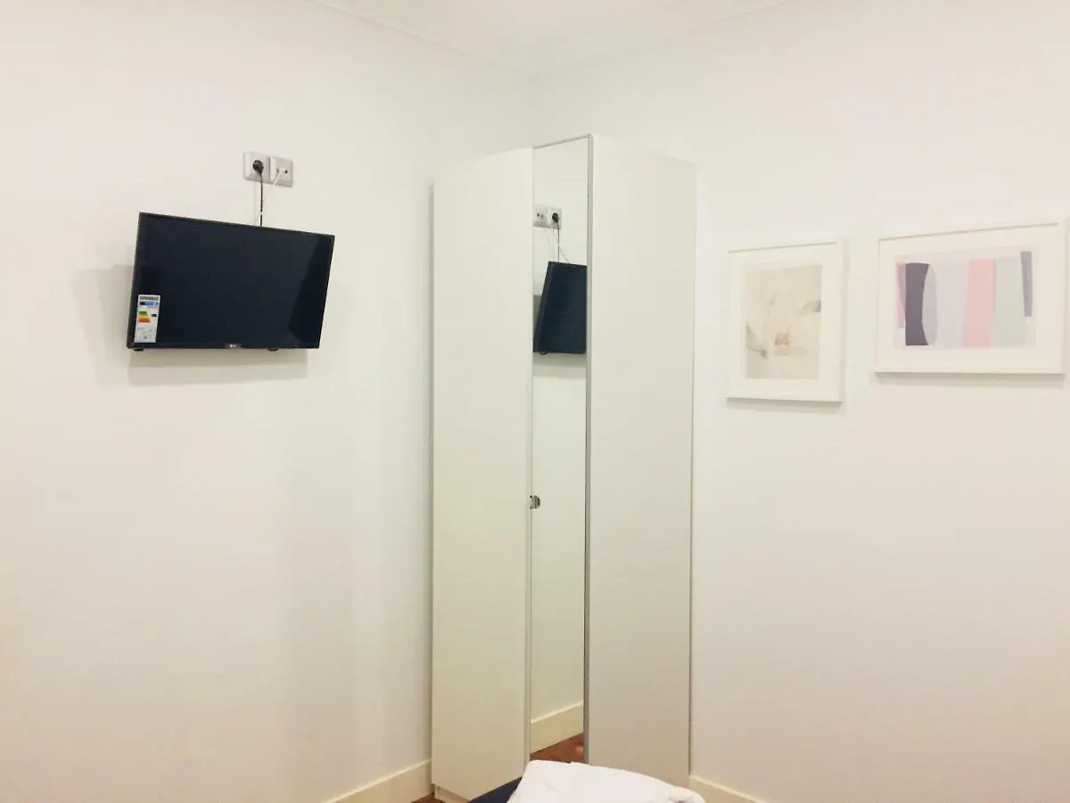 Rua Luciano Cordeiro Bhuiyan Family Host Apartment Lisbon 0*,  Portugal