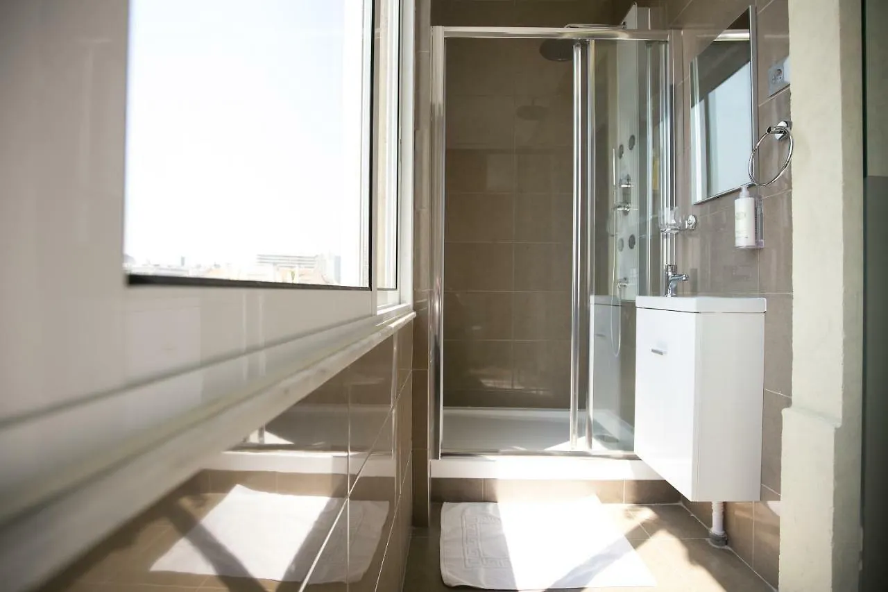 Homestay Rua Luciano Cordeiro Bhuiyan Family Host Apartment Lisbon